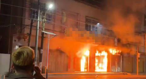 汕头一自建房夜晚起火8人遇难:一楼为五金店<strong></p>
<p>比特币今日价格</strong>,楼上住有多人,窗户有防盗网