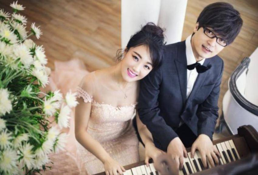 考古|玖月奇迹被曝已复婚<strong></p>
<p>比特币最新行情</strong>,王小玮疑似怀孕小腹隆起,为何两人至今不同台演出?