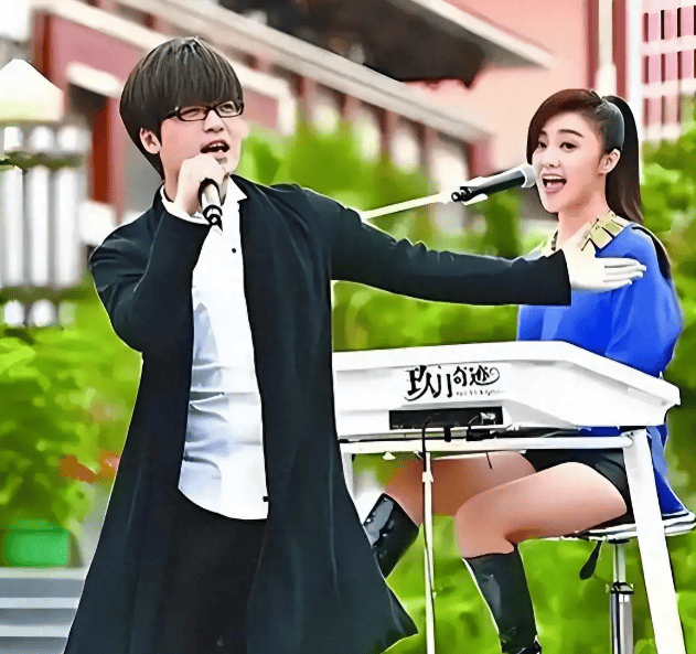 考古|玖月奇迹被曝已复婚<strong></p>
<p>比特币最新行情</strong>,王小玮疑似怀孕小腹隆起,为何两人至今不同台演出?