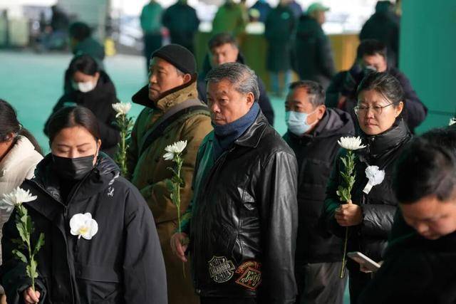 何晴之子追思:妈妈很喜欢雪<strong></p>
<p>比特币美元实时行情</strong>,北京这场雪好像是为她而下