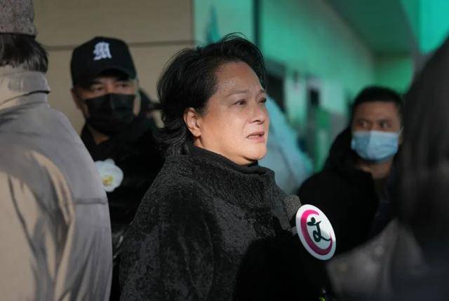 何晴之子追思:妈妈很喜欢雪<strong></p>
<p>比特币美元实时行情</strong>,北京这场雪好像是为她而下