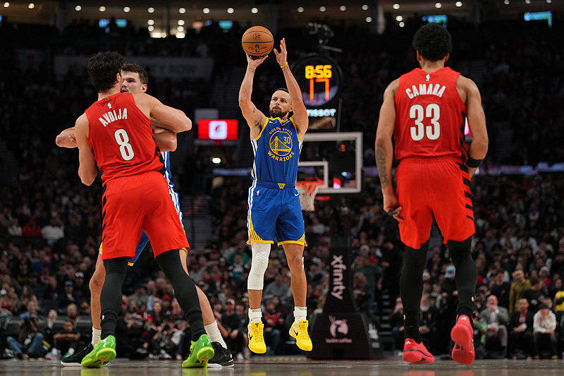 库里空砍48分 勇士131-136惜败开拓者