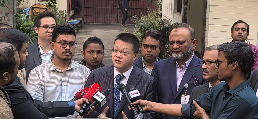 姚文大使调研援助孟达卡大学中孟合作项目