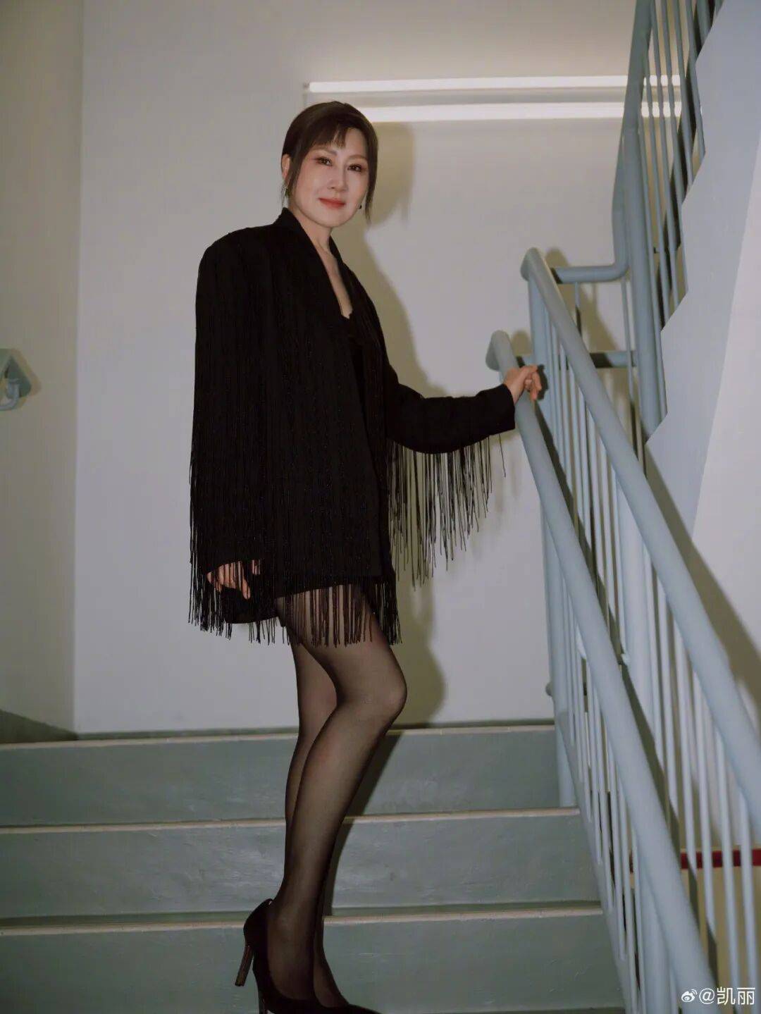 63岁女演员张凯丽晒照<strong></p>
<p>比特币美元</strong>,黑丝袜配高跟鞋,曾表示:年龄阻挡不了追求美的脚步