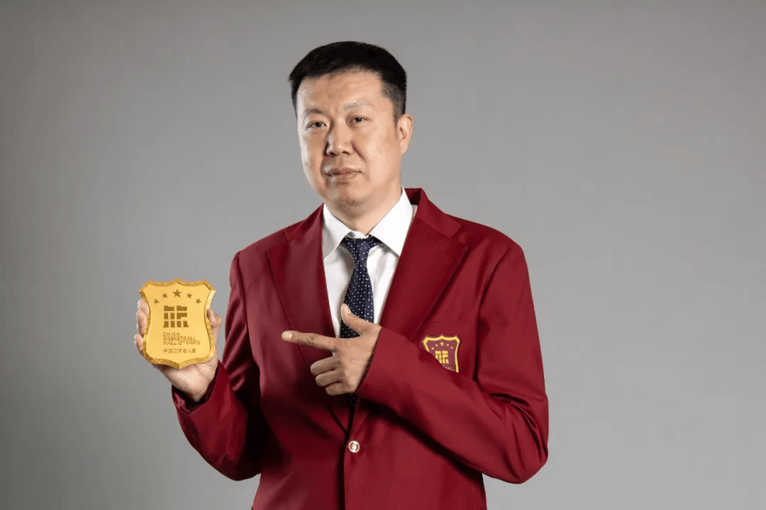 中国篮协：热烈祝贺王治郅