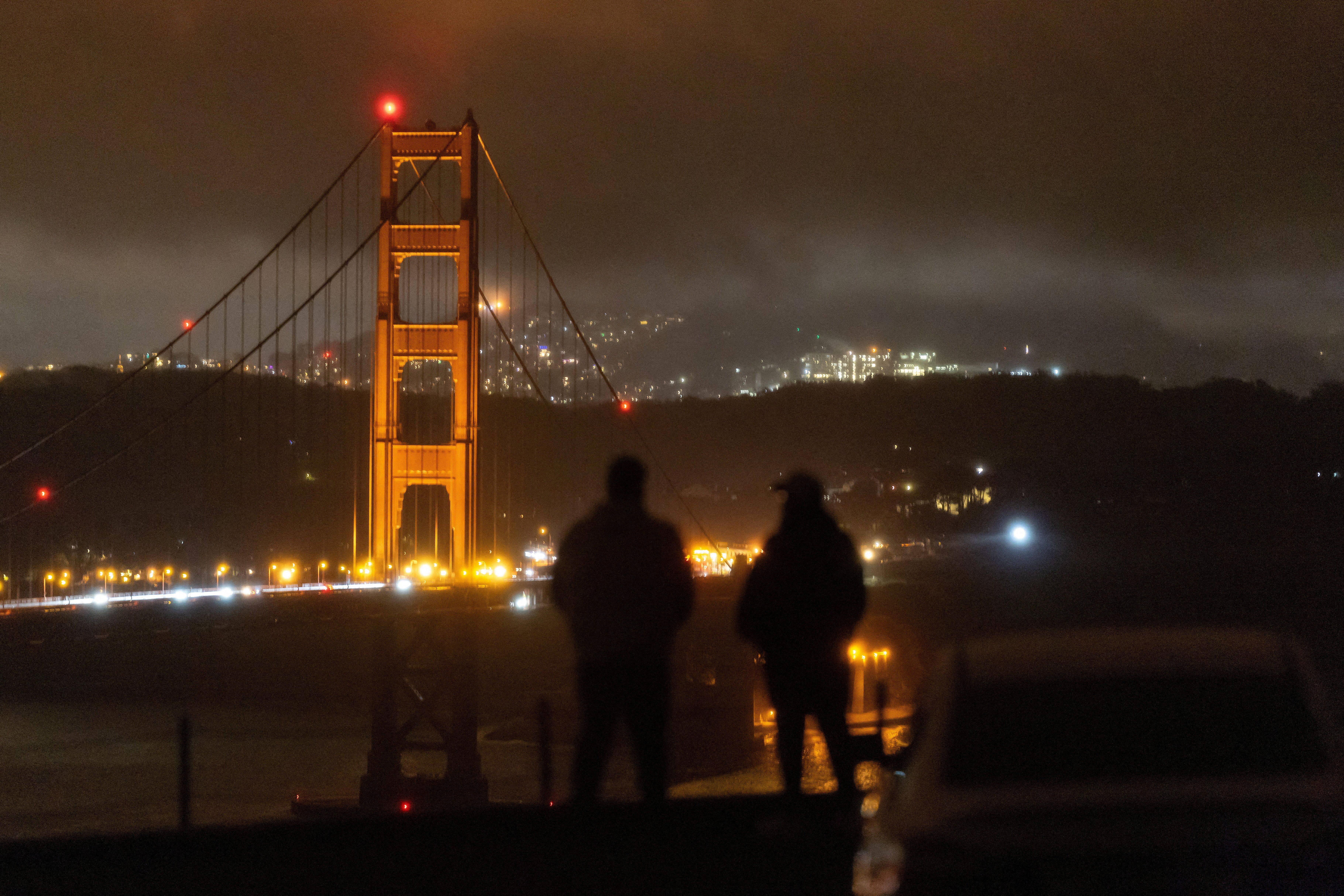 (外代一线)美国旧金山市仍有用户未恢复供电