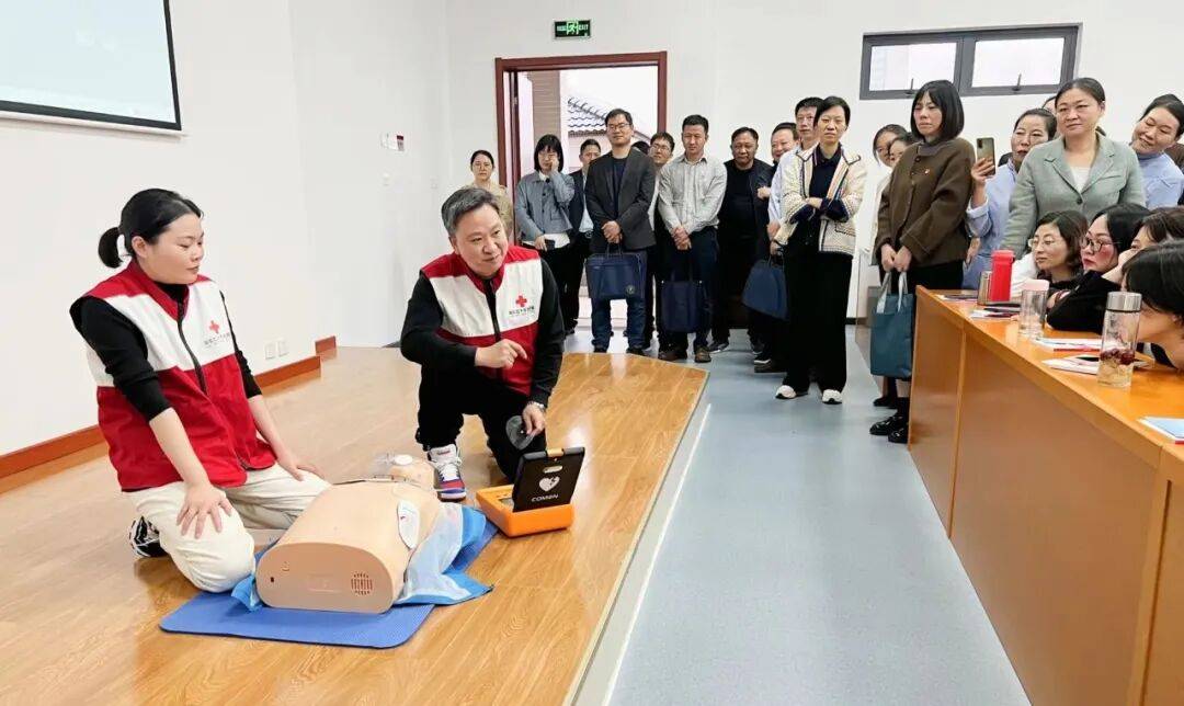 1.4万救护员+89台AED<strong></p>
<p>比特币汇率</strong>，随州市红十字会织密“黄金4分钟”生命网