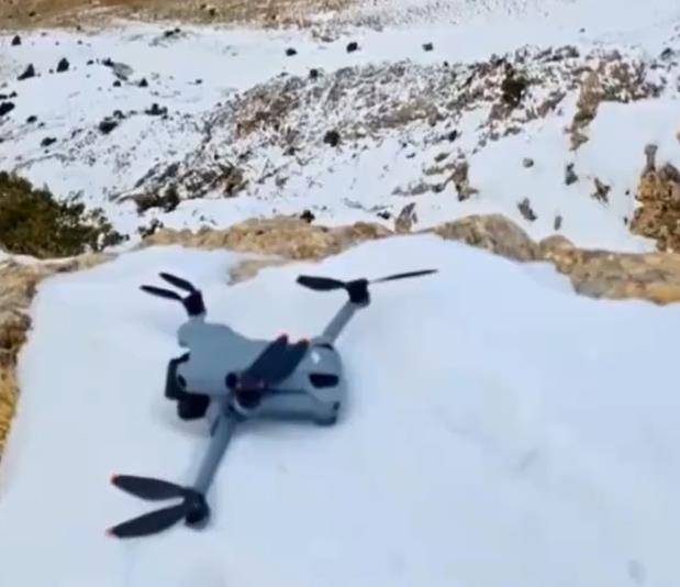 土耳其老鹰空中抓走无人机<strong></p>
<p>比特币矿机</strong>，带上山顶“玩自拍”