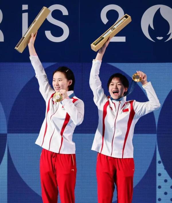 陈芋汐发声谈与全红婵关系，曾被“开盒”网暴，否认“有后台”