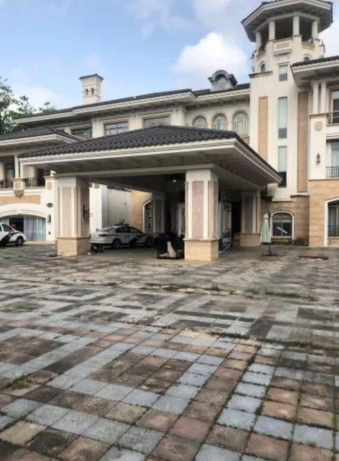 估值2亿元别墅6673万元起拍没人要<strong></p>
<p>比特币暴跌</strong>，该别墅系“中科创系”案件涉案资产