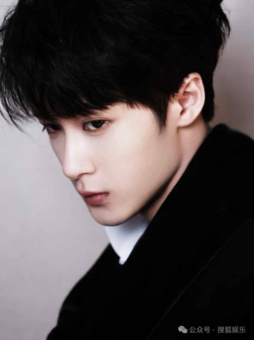 刚开年又曝一对相差15岁的恋情？他这一周两段绯闻真是连环暴击啊<strong></p>
<p>比特币中国</strong>！