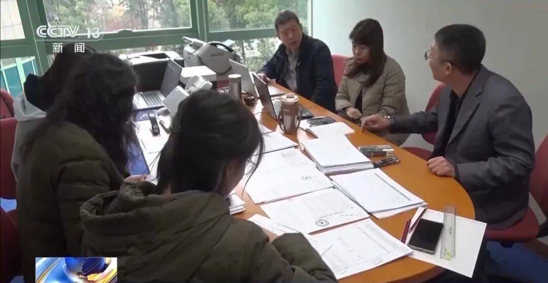 公司15人<strong></p>
<p>比特币官网</strong>，13名女员工集中生育，“老板”被抓